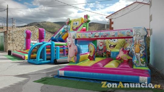 Alquilar castillos hinchables y fiesta de la espuma.