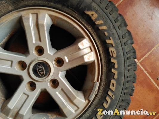 Rueda  kia sorento 245/70 R 16