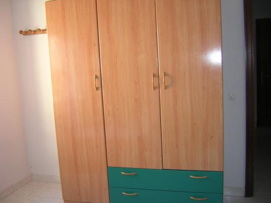 SE ALQUILA HABITACION