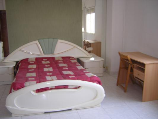 SE ALQUILA HABITACION