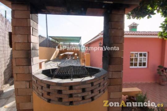 ID-330   Casa de campo con licencia para VV .