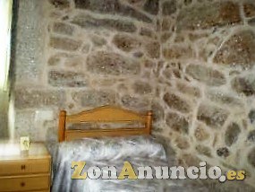 Se vende o cambia casa típica gallega en piedra A Cañiza