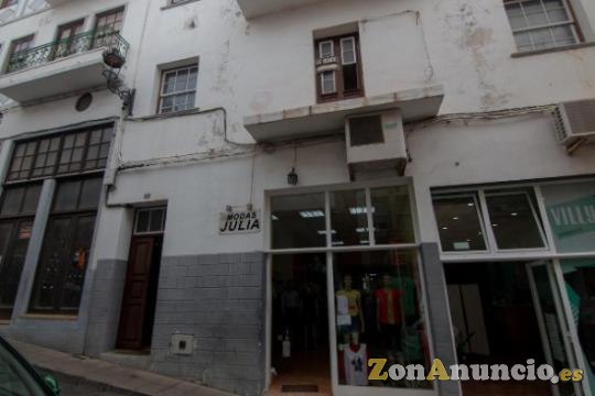 ID-414    Dos pisos en primera planta