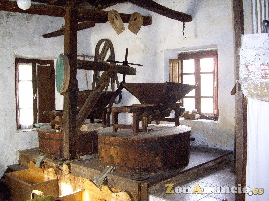 SE VENDE FINCA DE 25.000 M2  VIVIENDA, MOLINO, Y CASETA