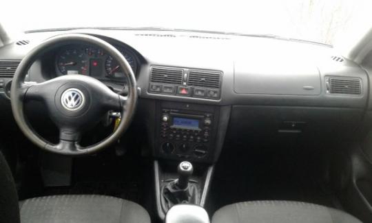 Volkswagen Golf año 2003