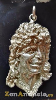 COLGANTES CAMARON en oro y plata