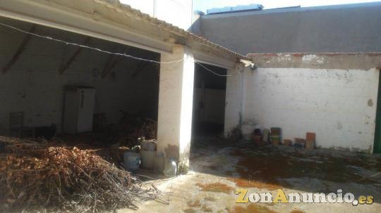 SE VENDE CASA 400M2