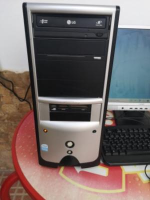 ORDENADOR  CON 3 GB INTEL  2 X  A 3,40 GHZ  W10  MONITOR