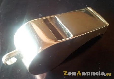 Silbatos en oro o plata.
