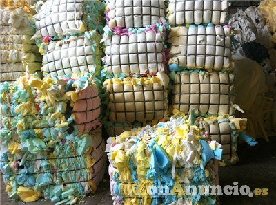 PET BOTTLE SCRAP == €200 Per MT