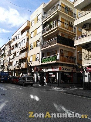 Se vende piso a reformar.