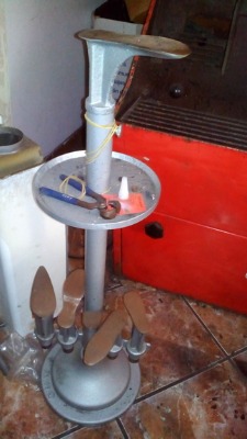 PIE LARGO DE TRABAJO ZAPATERO ACERO