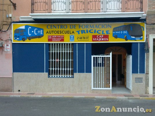 AUTOESCUELA TRICICLE. CURSO ADR EN LLAURI