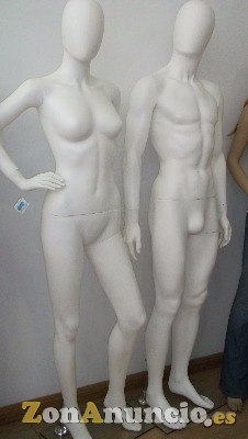 Maniquíes mujer hombre cabeza huevo