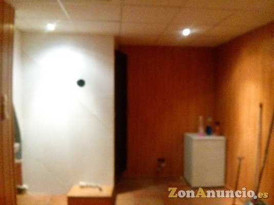 VENDO LOCAL COMERCIAL PEQUEÑO ZONA BADAL