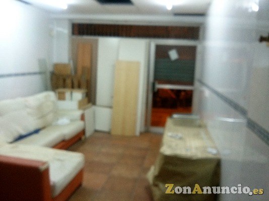 VENDO LOCAL COMERCIAL PEQUEÑO ZONA BADAL