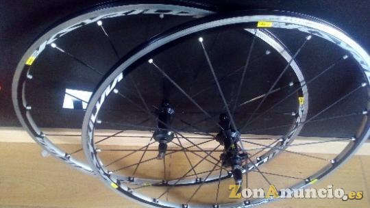 Ruedas de carretera Mavic.