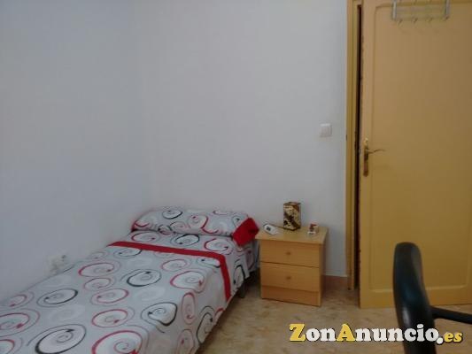 se buscan compañeras de piso