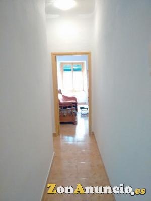 se buscan compañeras de piso