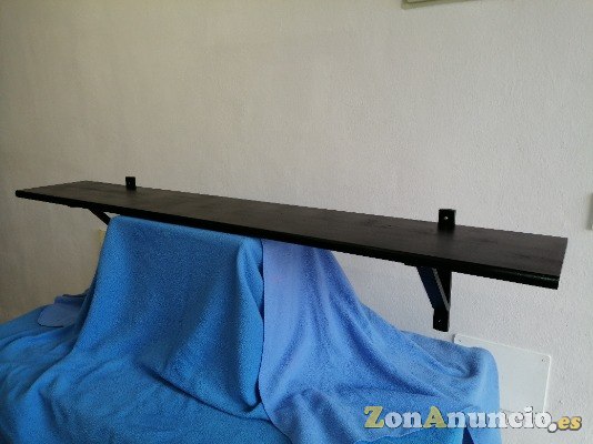 Repisa 3 pino: pintada en negro acrílico