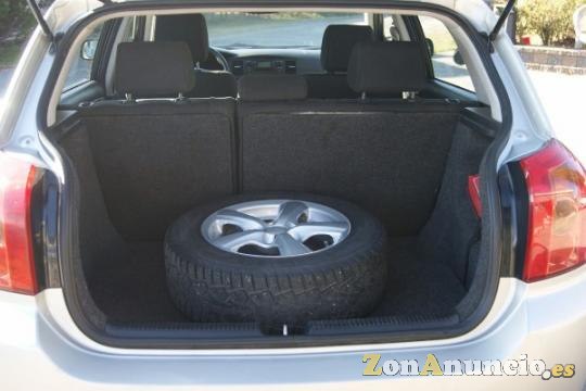 Toyota Corolla 1,4 año 2004