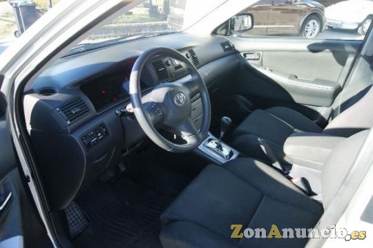 Toyota Corolla 1,4 año 2004