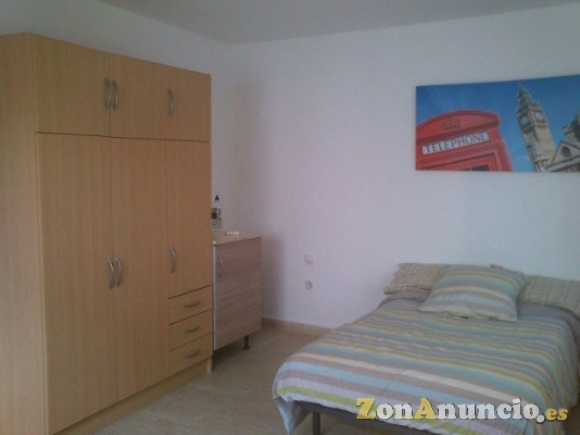 HABITACION GRANDE LUMINOSA