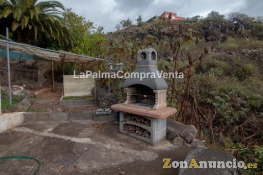 Espectacular casa de dos plantas de altura