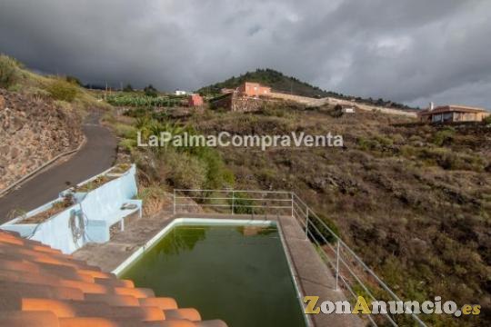 Espectacular casa de dos plantas de altura