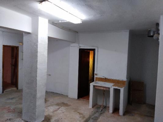 Esquina cinco puertas a la calle negociable