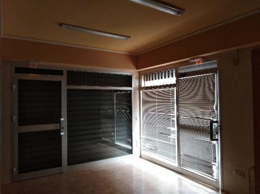 Esquina cinco puertas a la calle negociable