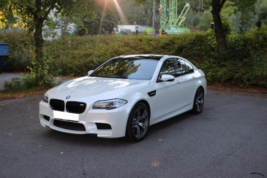 BMW M5 4.4 560 HK / NORSK BIL / SOLTAK /