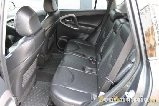 Toyota RAV4 2,2 D-4D 136HK