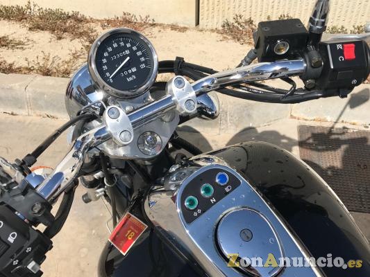 Kawasaki Eliminator 125cc. Negra. Sólo 3300 kms