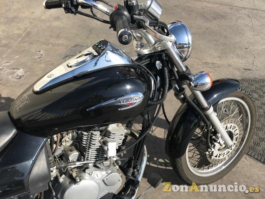 Kawasaki Eliminator 125cc. Negra. Sólo 3300 kms