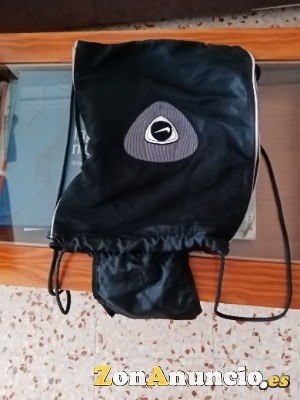 Mochila de tela negra