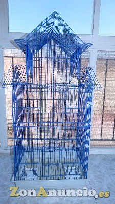 Vendo jaula para pájaros metalica , Altura102cm, 53x34