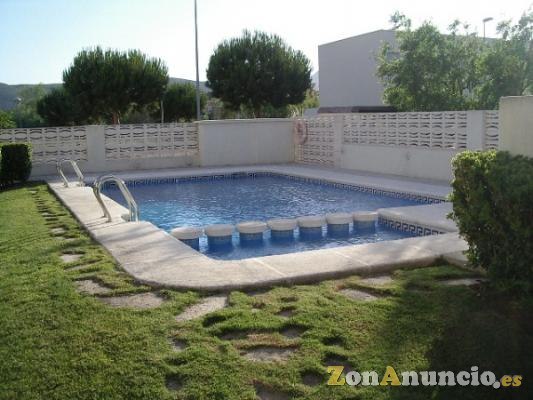 Casa adosada Especial  estudiantes, jubilados.