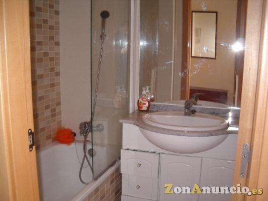 Casa adosada Especial  estudiantes, jubilados.