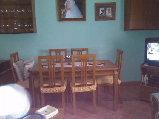 VENDO CASA INDIVIDUAL. Buena zona pueblo
