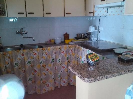 VENDO CASA INDIVIDUAL. Buena zona pueblo