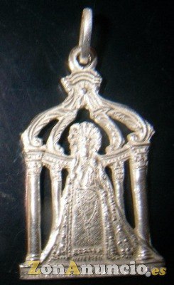 Medalla virgen del carrascal en oro y plata