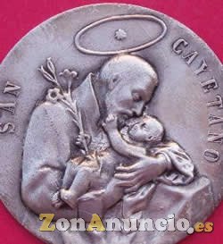 MEDALLA SAN CAYETANO EN ORO Y EN PLATA.